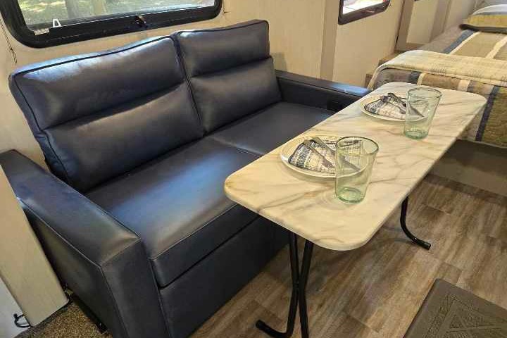 Kitty's Coachmen Remote "Adventure"