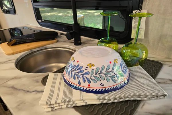 Kitty's Coachmen Remote "Adventure"