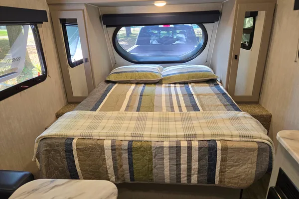 Kitty's Coachmen Remote "Adventure"