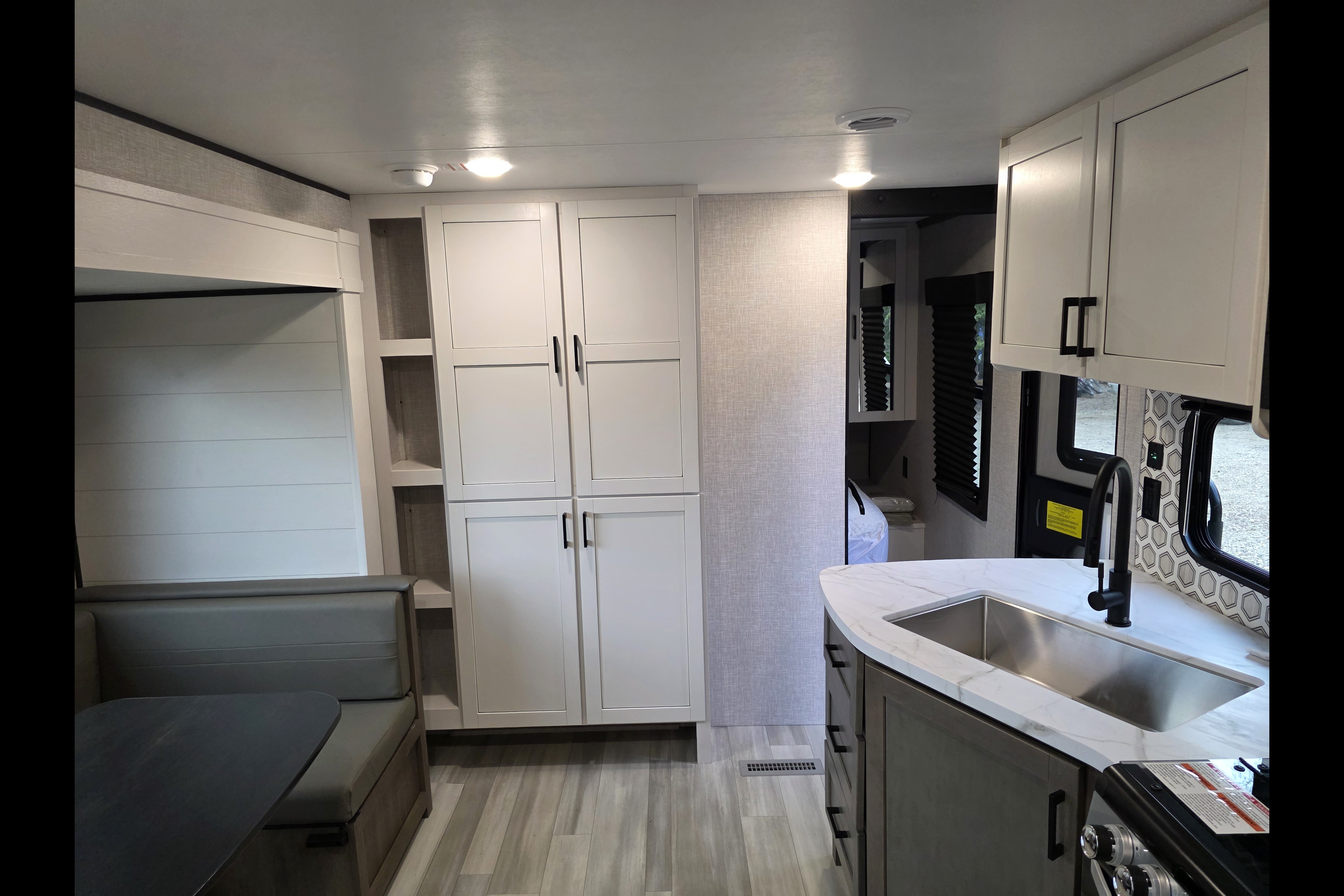 Highland Ridge RV Open Country 28BHS Travel Trailer