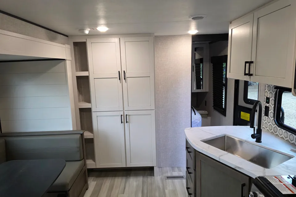 Highland Ridge RV Open Country 28BHS Travel Trailer