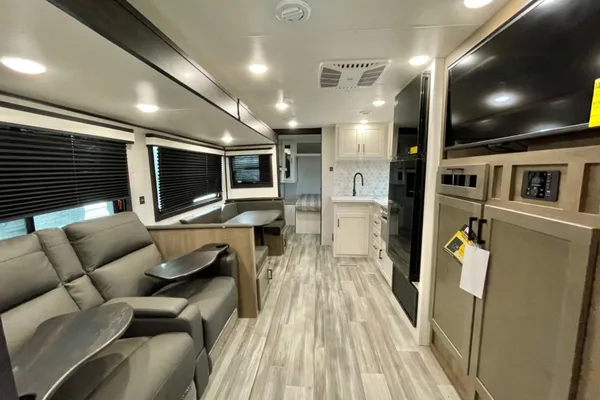 BRAND NEW 2024 Jayco Jay Flight Travel Trailer