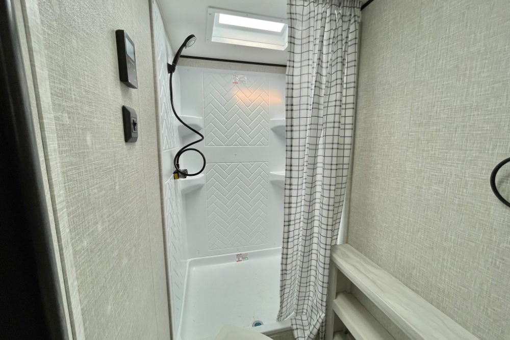 BRAND NEW 2024 Jayco Jay Flight Travel Trailer