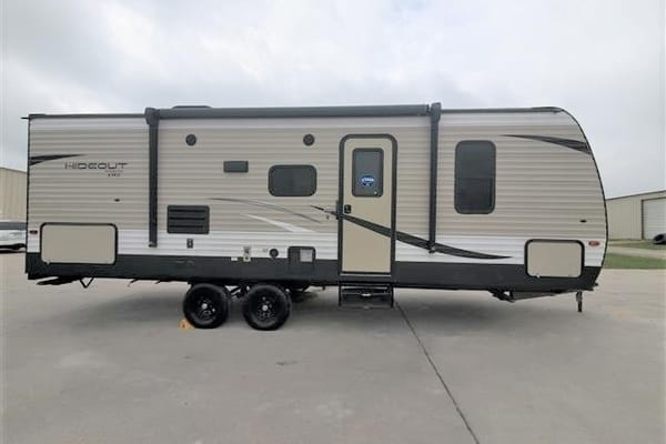 Strykers Keystone Hideout Travel Trailer