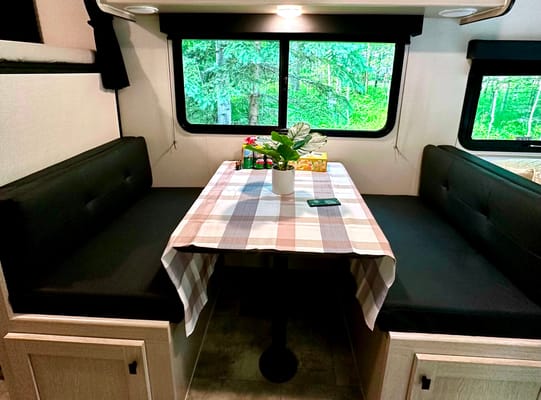 Rocky’s RV + 🛜 Starlink (optional). OFFGRID Travel Trailer