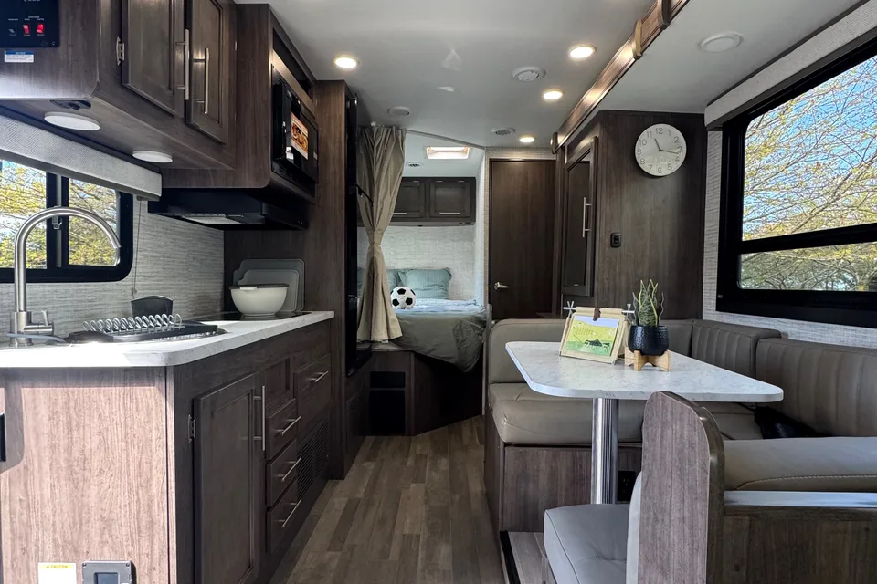 2025 ODYSSEY Chevrolet Class C 22A