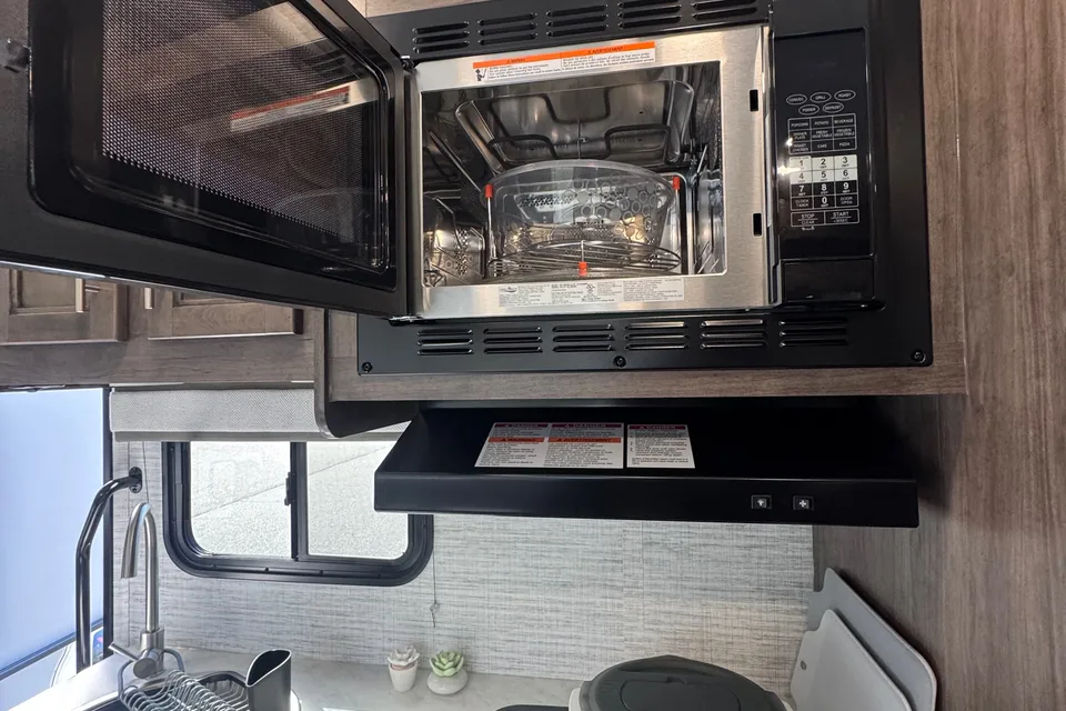 2025 ODYSSEY Chevrolet Class C 22A