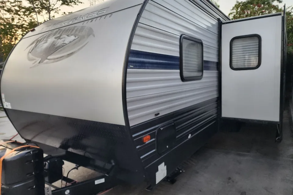 RV of Adventures