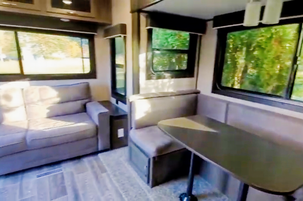 Klassen's Jayco Jayflight SLX8 Travel Trailer 275RLSW Rocky Mountain Edition