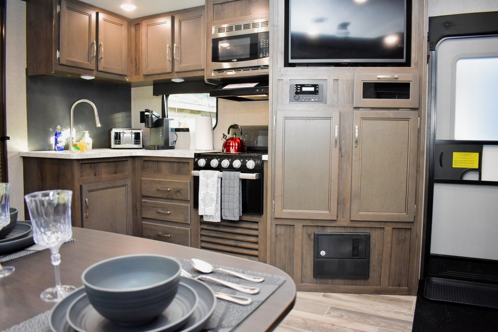 Klassen's Jayco Jayflight SLX8 Travel Trailer 275RLSW Rocky Mountain Edition