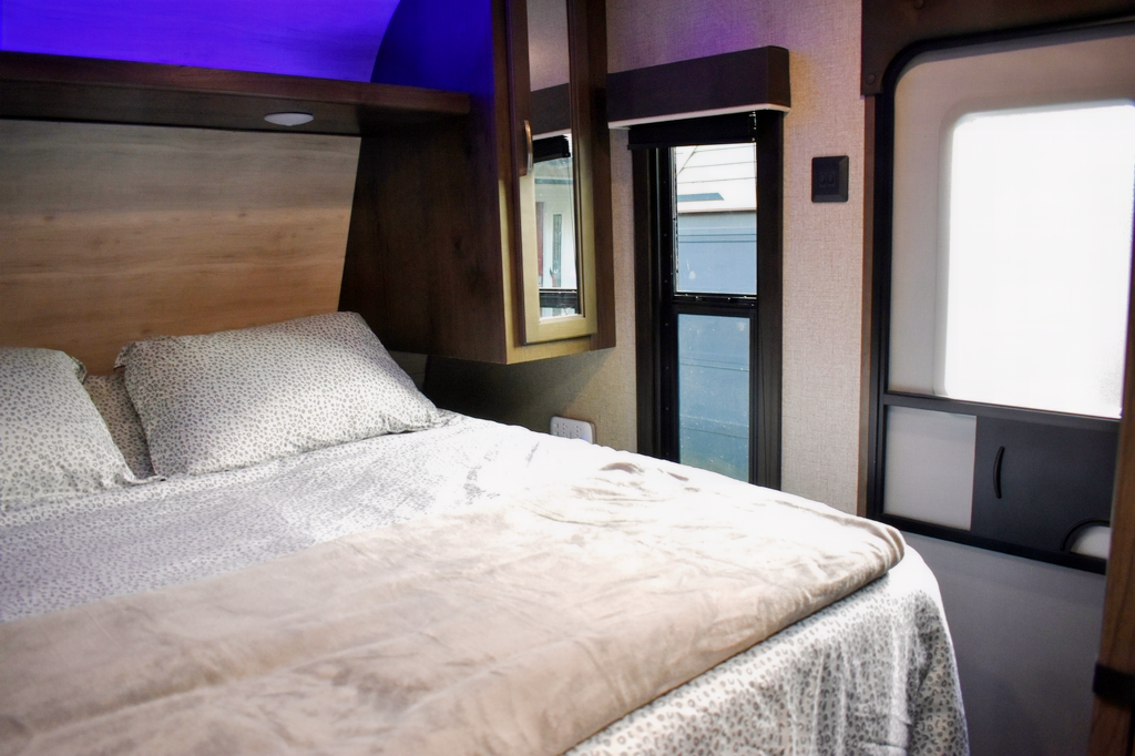 Klassen's Jayco Jayflight SLX8 Travel Trailer 275RLSW Rocky Mountain Edition