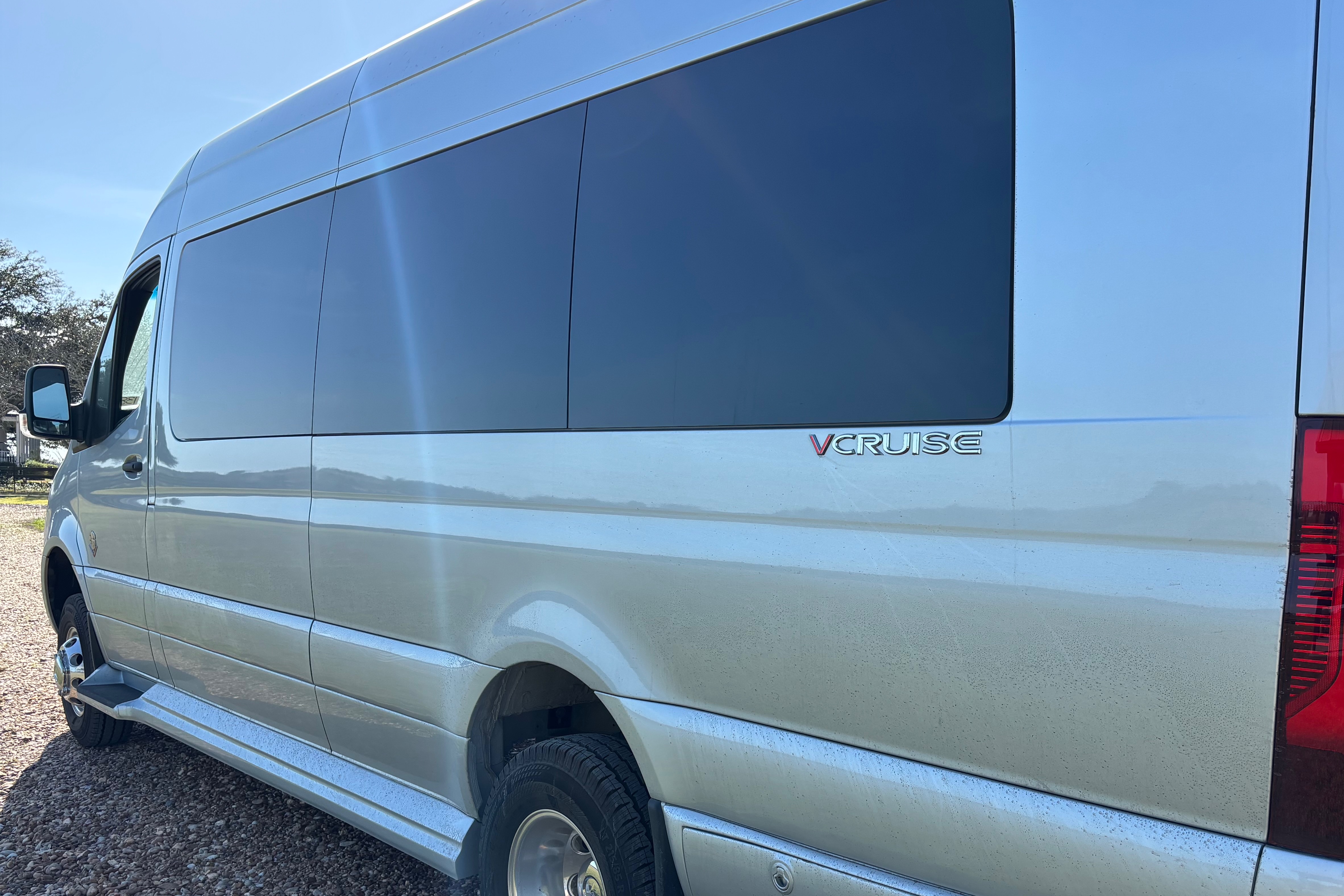 Mercedes-Benz V Cruise OG Luxury Coach