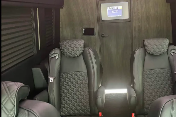 Mercedes-Benz V Cruise OG Luxury Coach