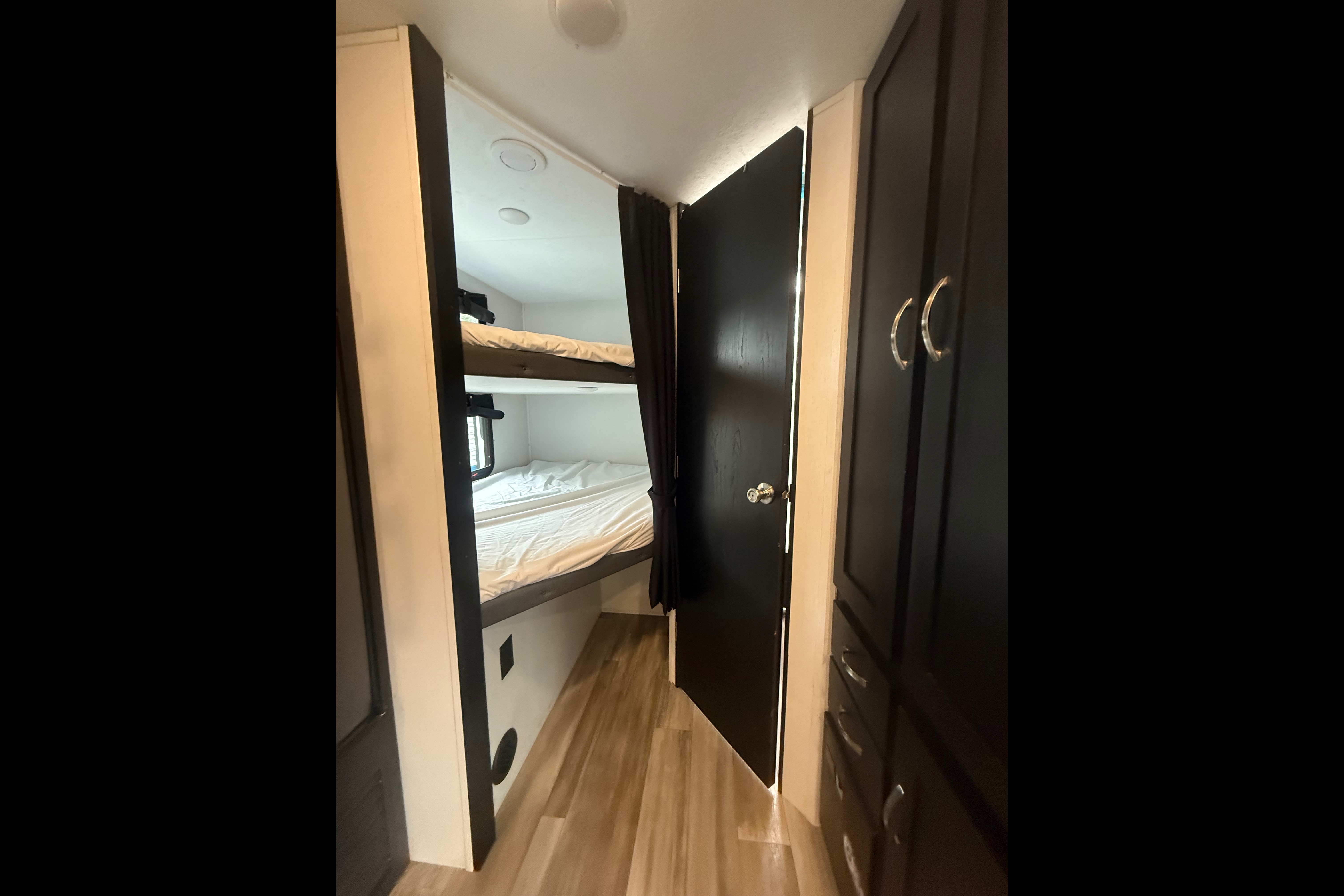 Mountain Peak Family + Pet friendly Bunkhouse!