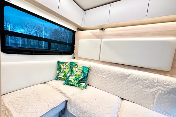 SLEEP 4 -Brand new Leisure Travel Unity Class B+ 2023