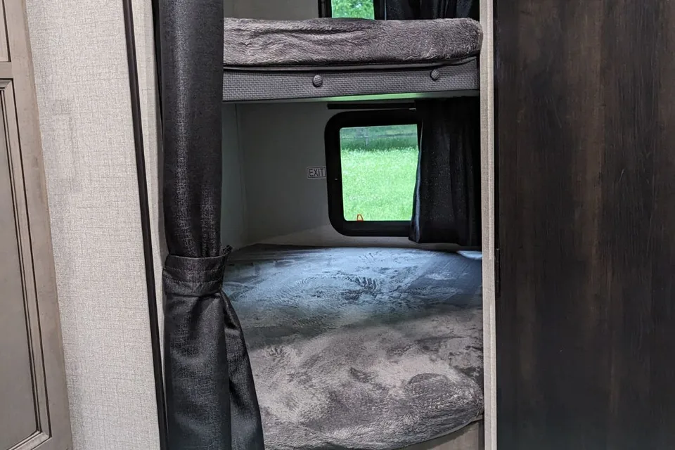 Mike's Starcraft Bh26 Travel Trailer