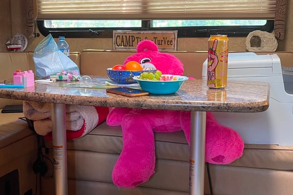 Bubbles - Thor Motor Coach Hurricane Class A