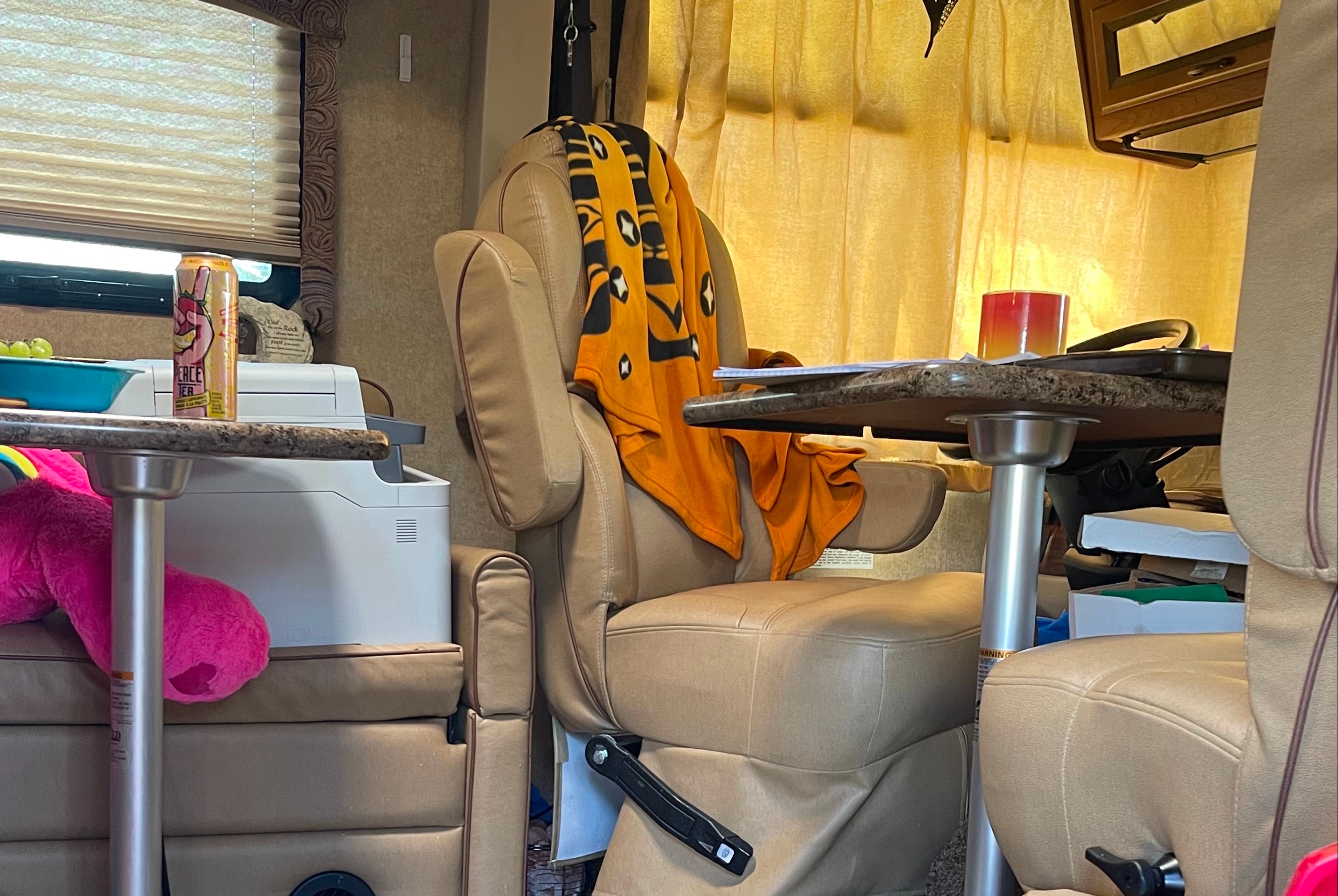 Bubbles - Thor Motor Coach Hurricane Class A