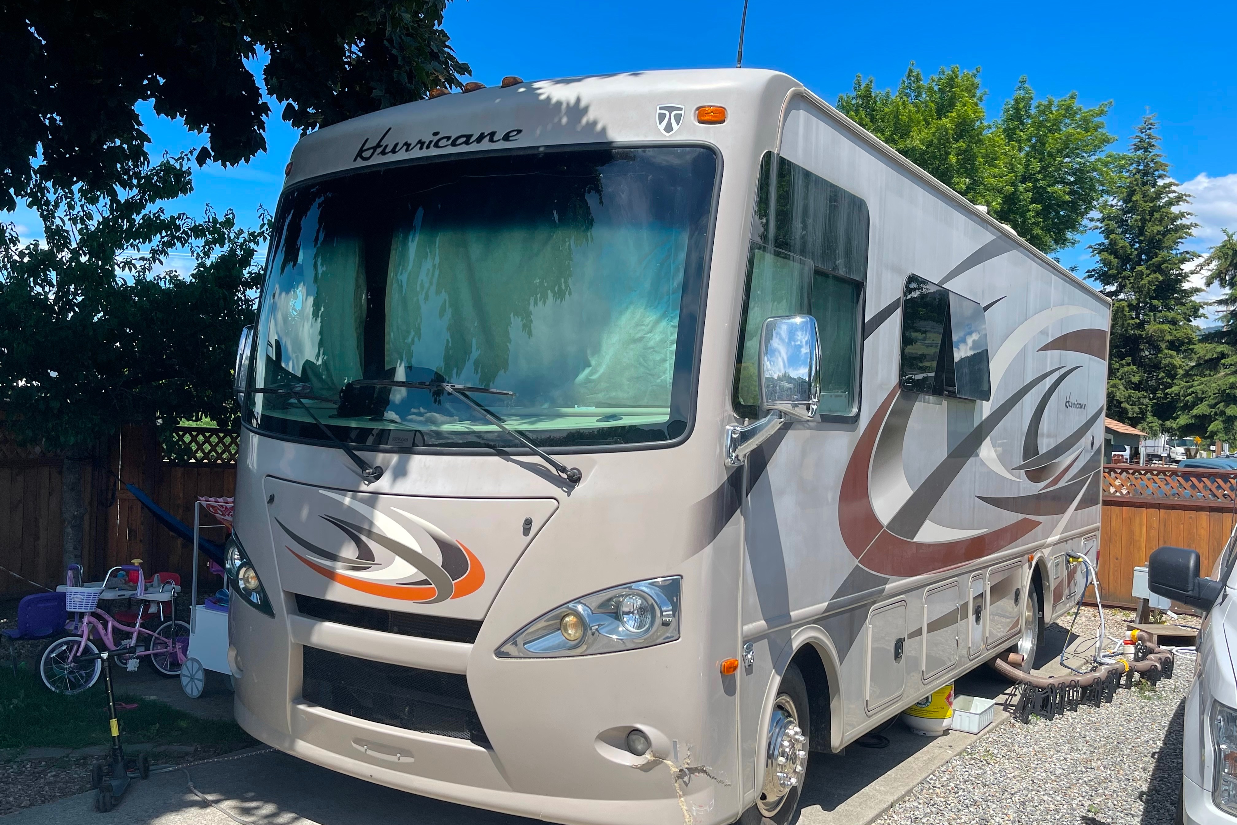 Bubbles - Thor Motor Coach Hurricane Class A