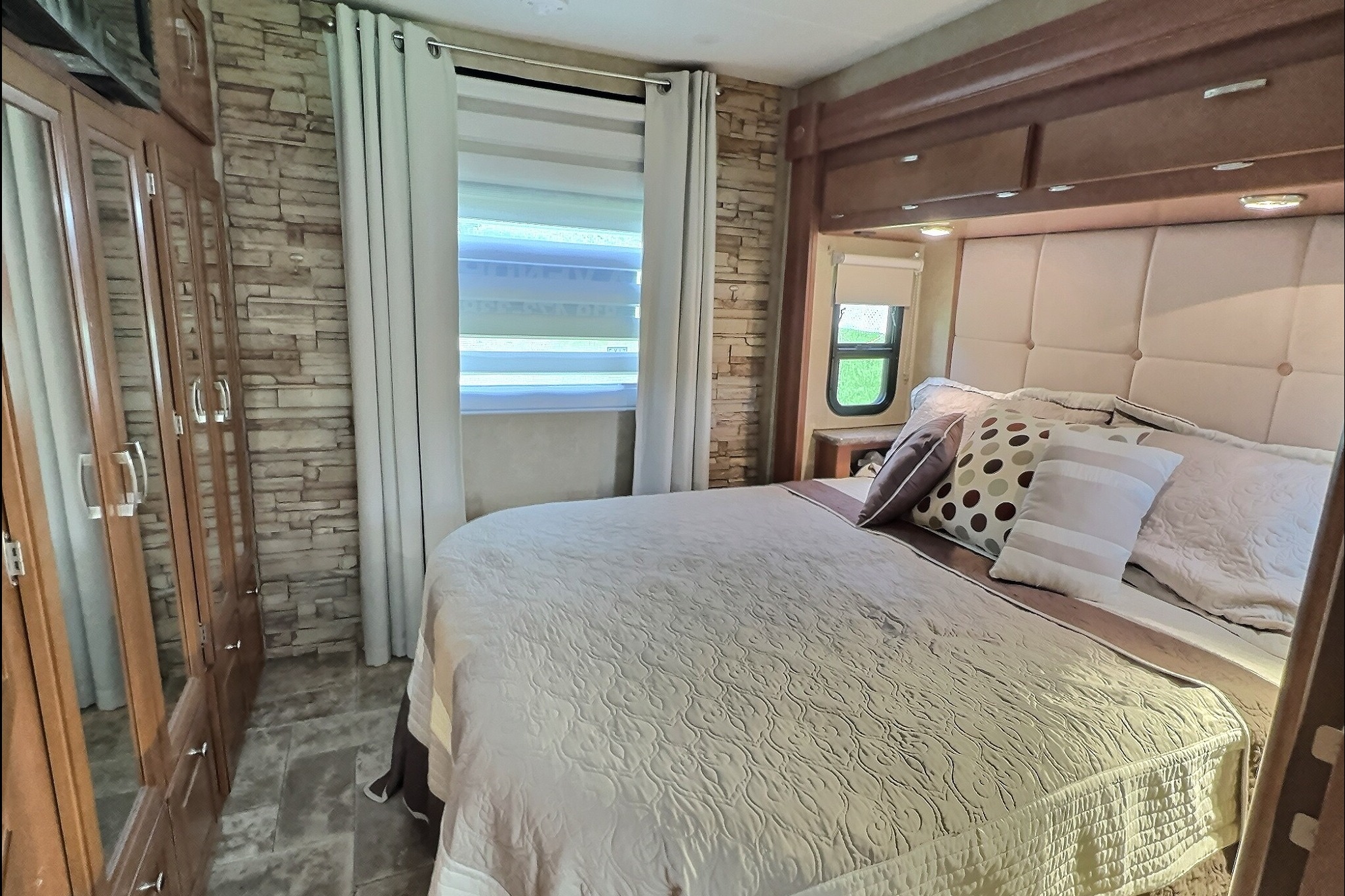 Guylaine Forest River Georgetown Classe A
