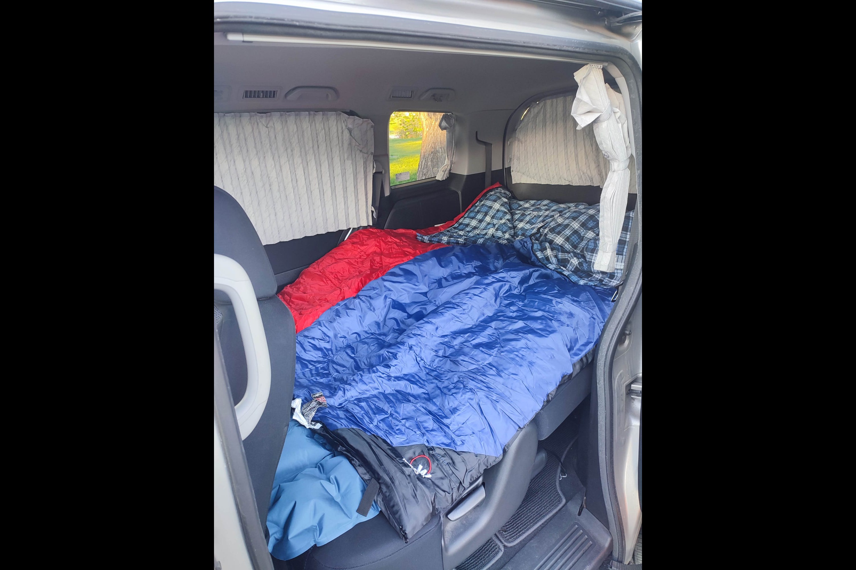 Honda Campervan (8 seats/2 sleeps)Park Pass+Airport pickup (US/Canada)