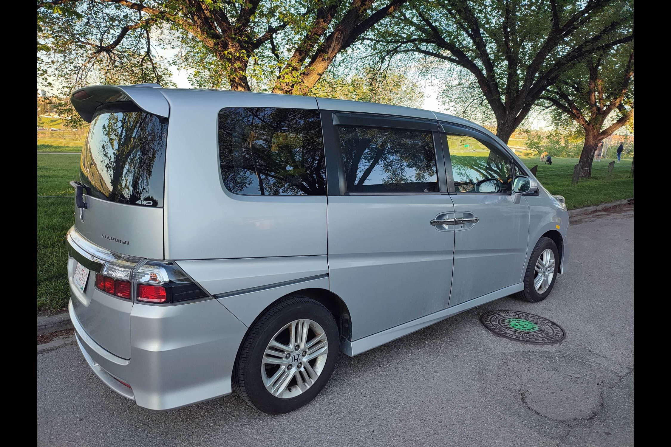 Honda Campervan (8 seats/2 sleeps)Park Pass+Airport pickup (US/Canada)
