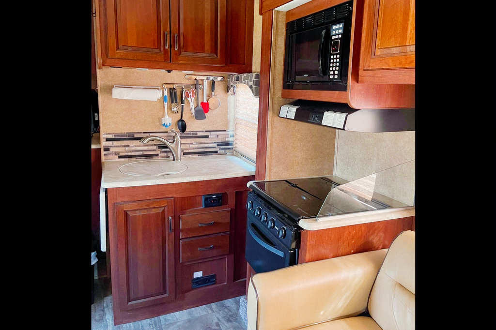 Great Family Camper with Bunkhouse