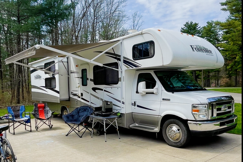 Great Family Camper with Bunkhouse