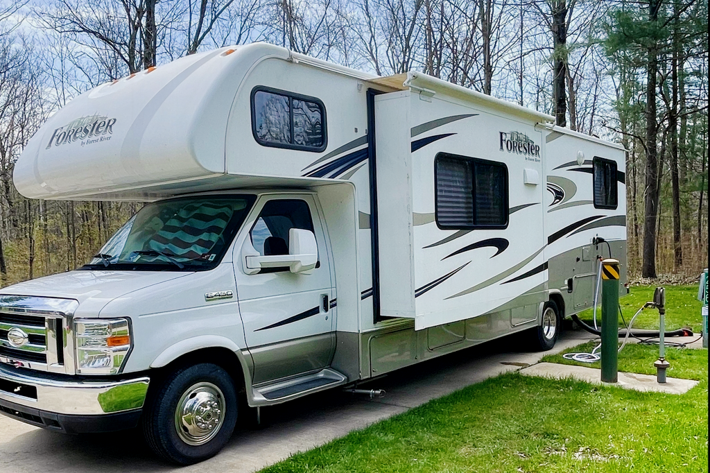 Great Family Camper with Bunkhouse