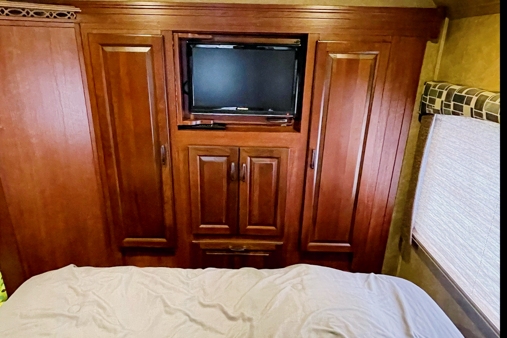 Great Family Camper with Bunkhouse