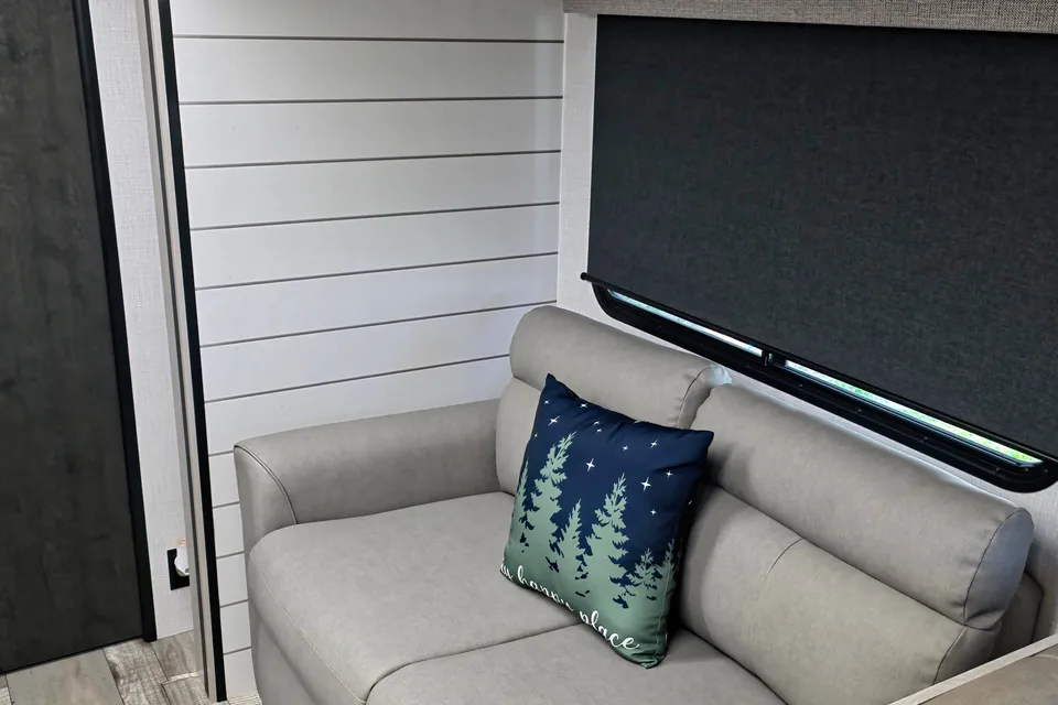 Luxury 2025 Crossroads Sunset Trail 331BH Travel Trailer