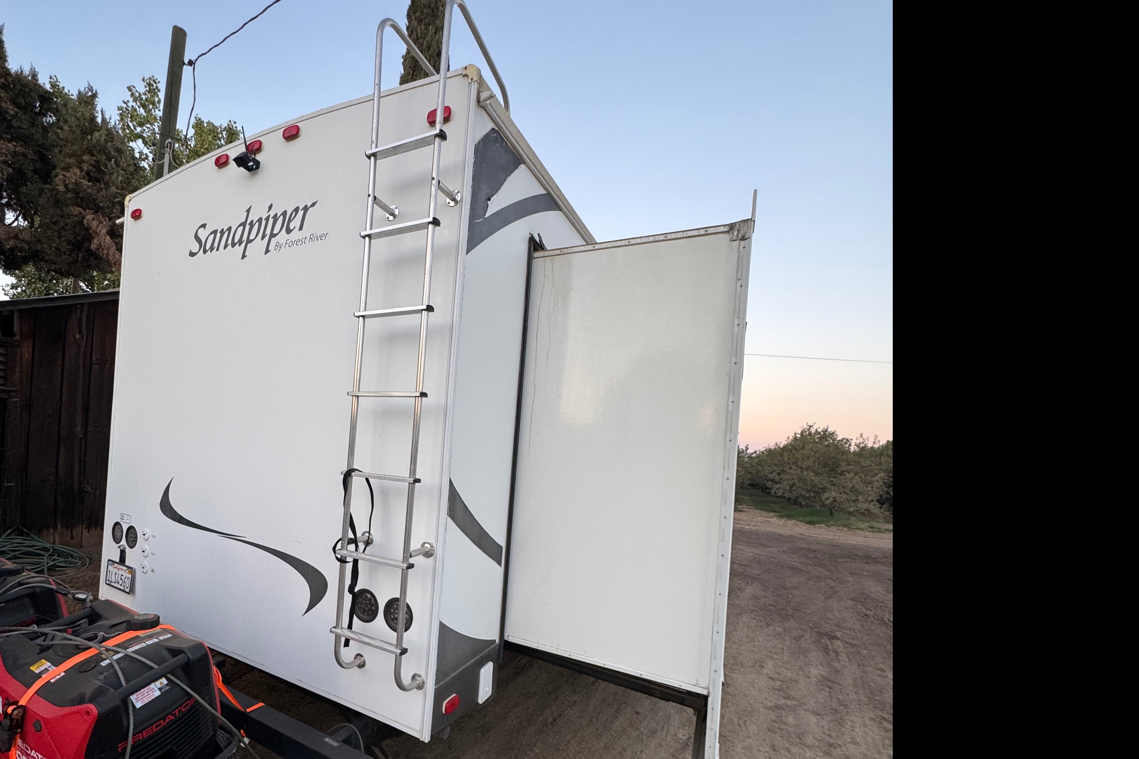 Spacious 5th Wheel with Incredible Bunkroom Floorplan!