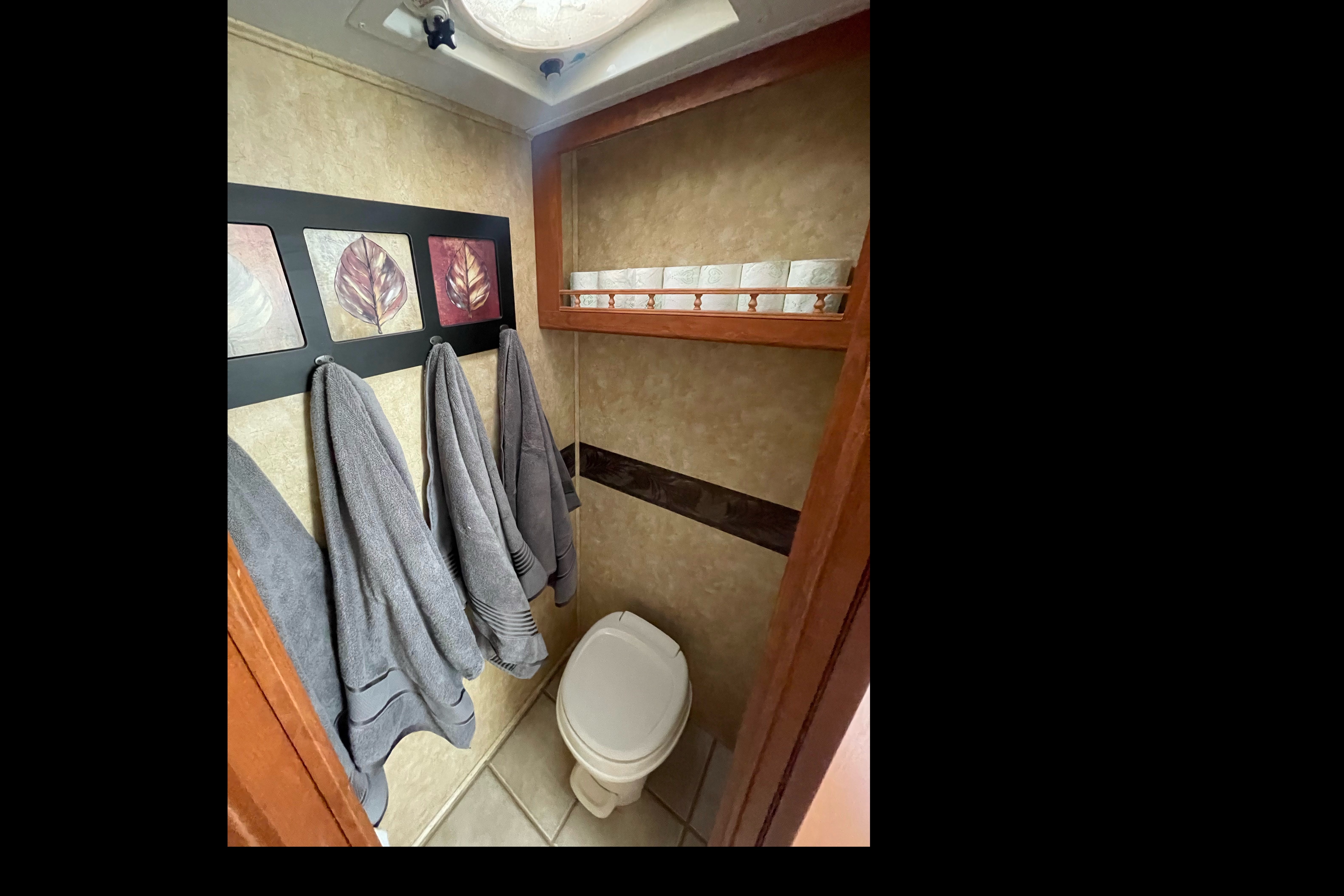 Spacious 5th Wheel with Incredible Bunkroom Floorplan!