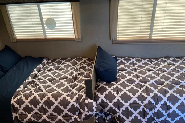 The Lifesaver: 2020 Coachmen Catalina Summit Series Travel Trailer