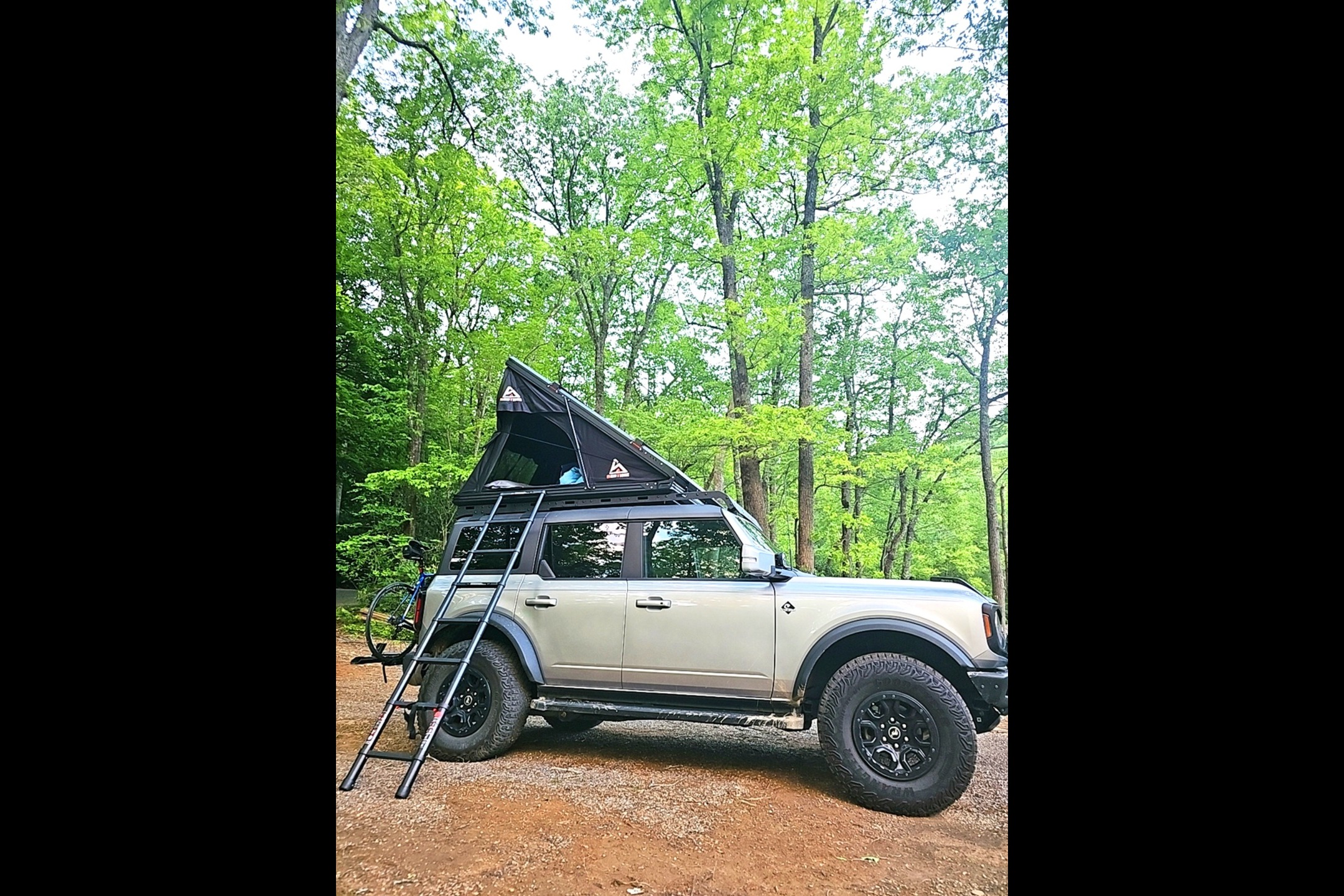 Kiril's other Bronco Overland 2022 Truck Camper