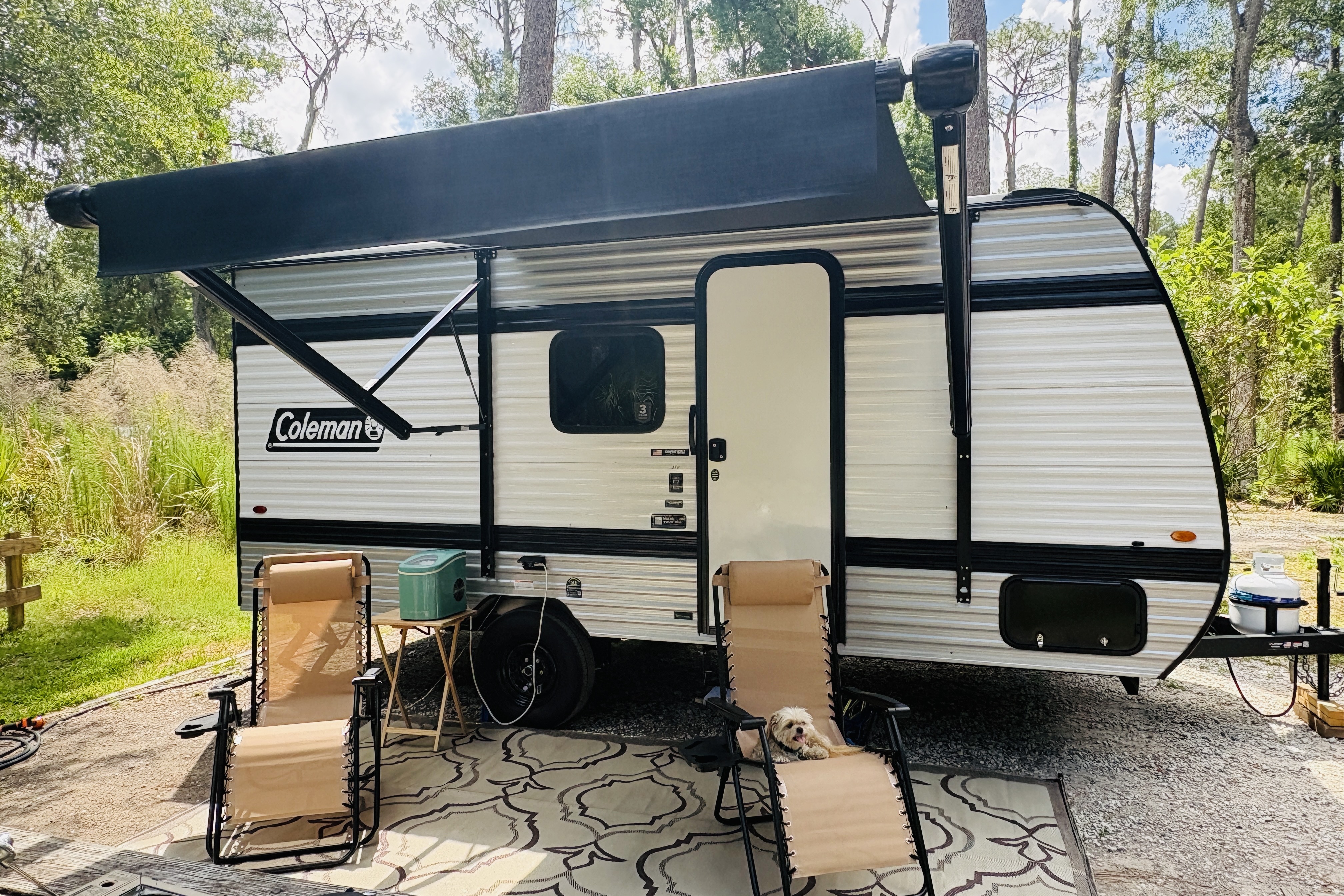 Clean & Cozy Coleman 17B Camper