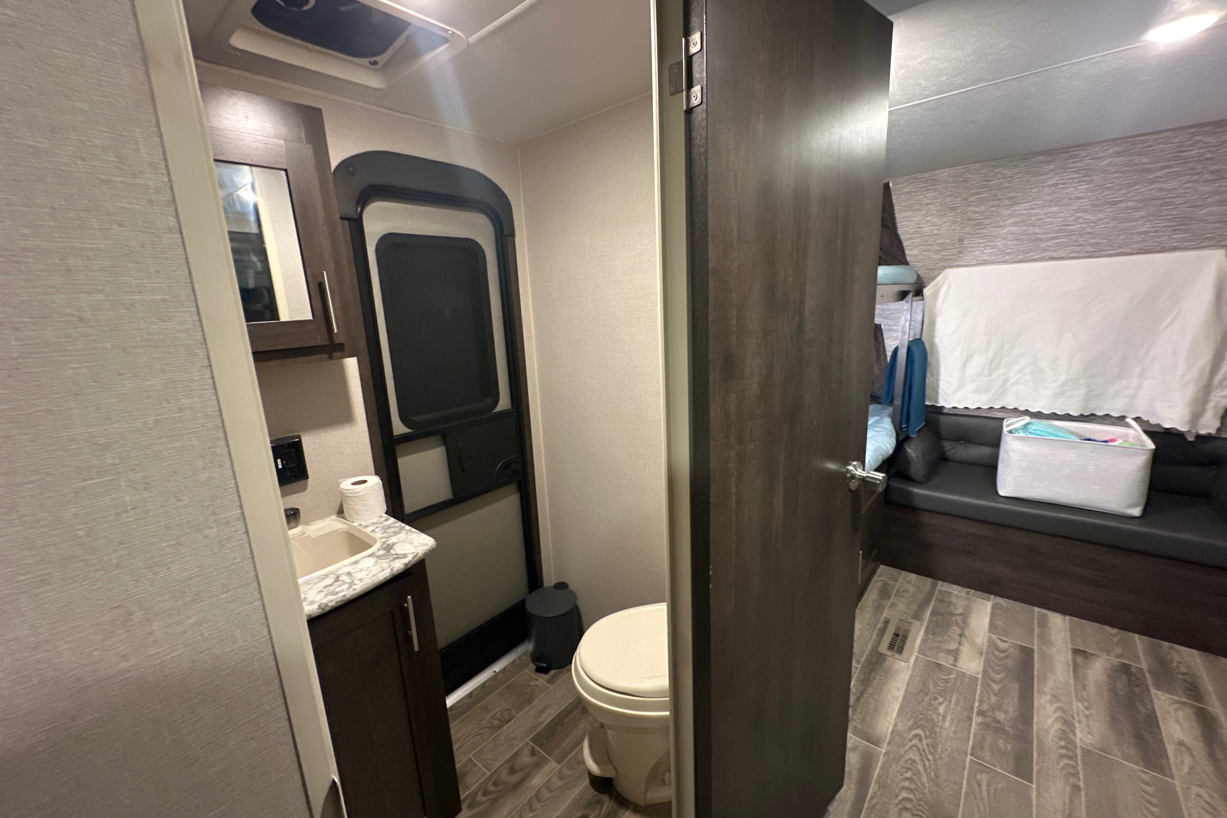 Abby’s 33ft 2020 Travel Trailer * Delivery Only*
