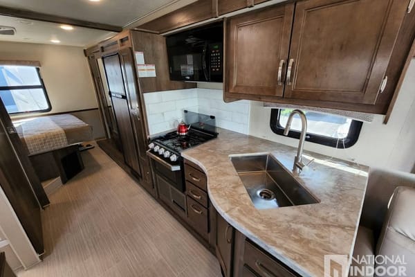 Fully Stocked 2020 Entegra RV – Dog Friendly