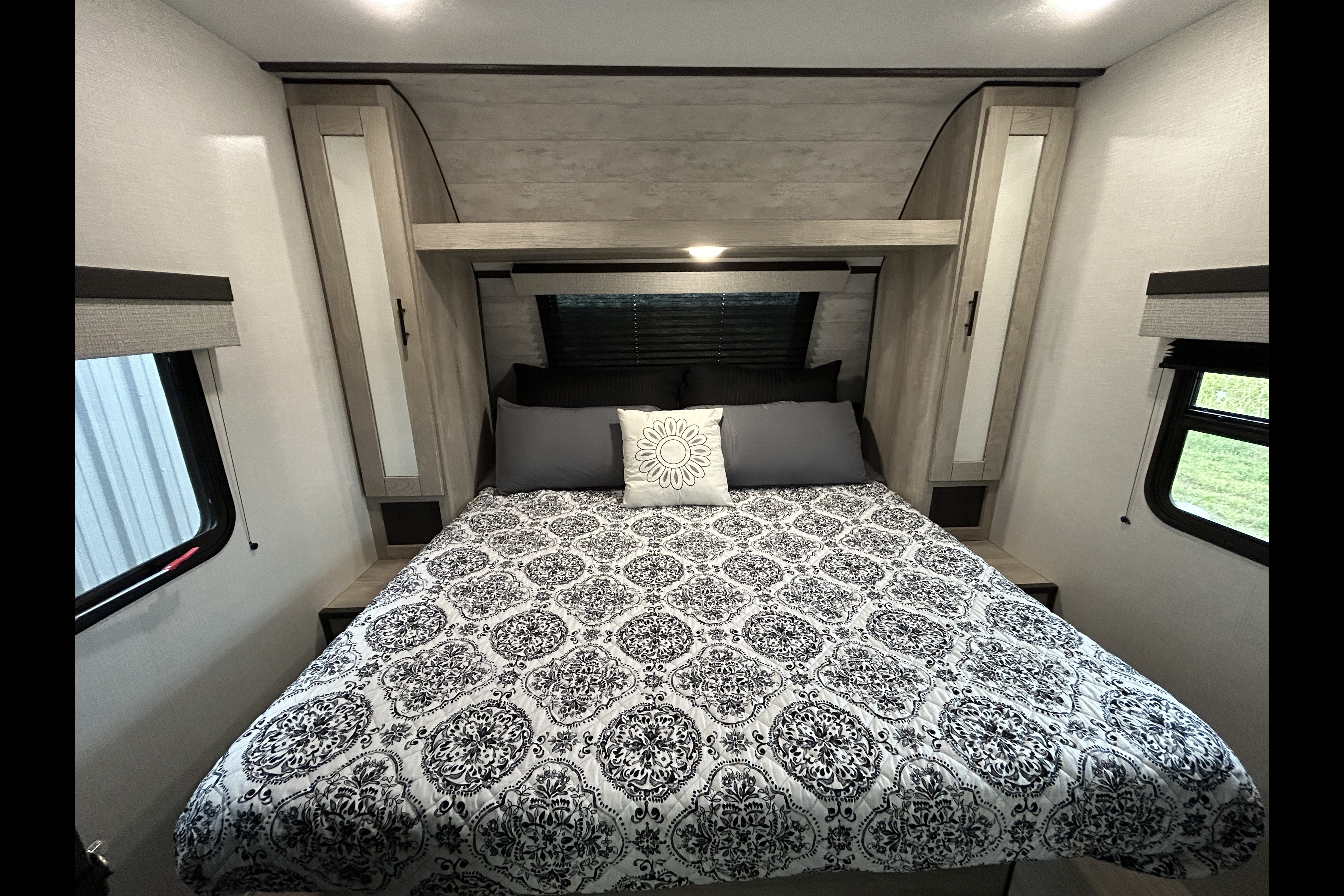 Isna's KZ C241RLK Travel Trailer