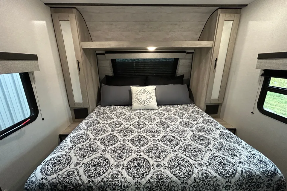 Isna's KZ C241RLK Travel Trailer