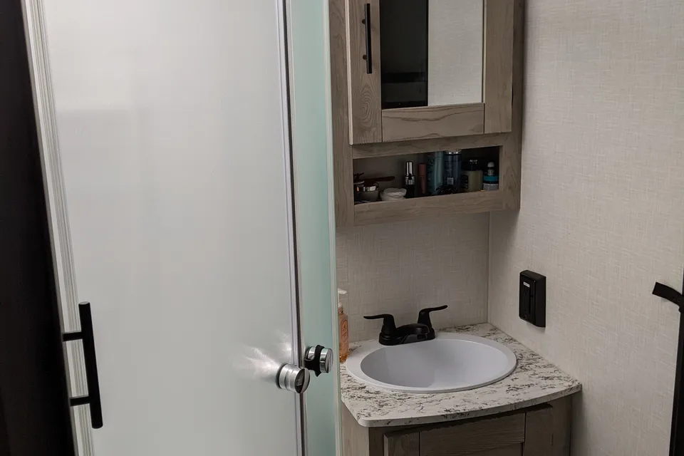 Isna's KZ C241RLK Travel Trailer