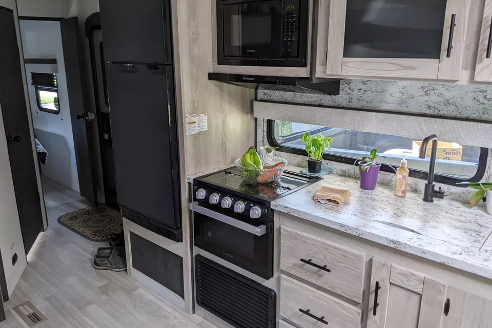 Isna's KZ C241RLK Travel Trailer