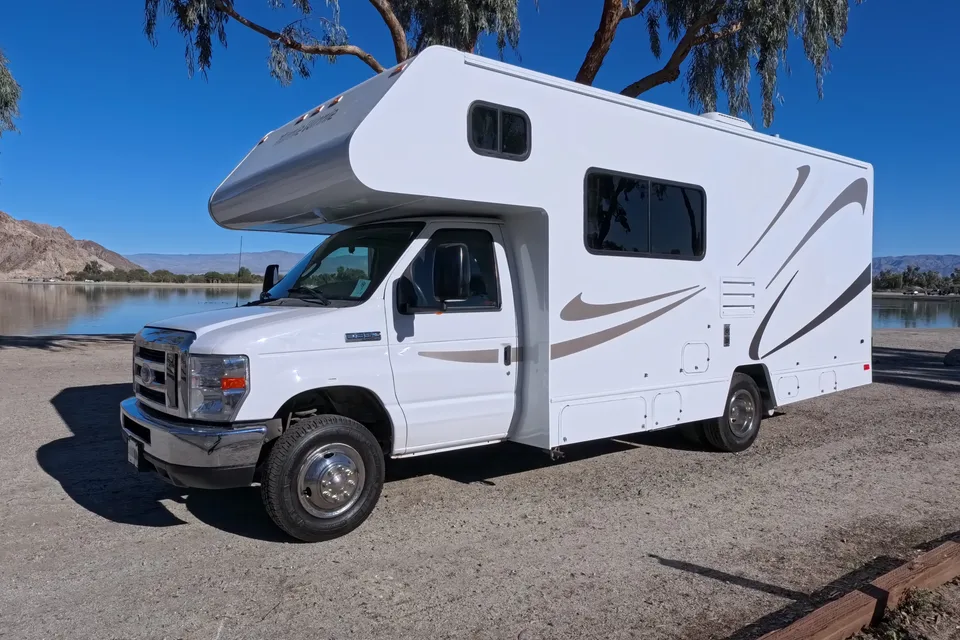Cliff - Your California Getaway | Fully Stocked Kitchen & Camping
