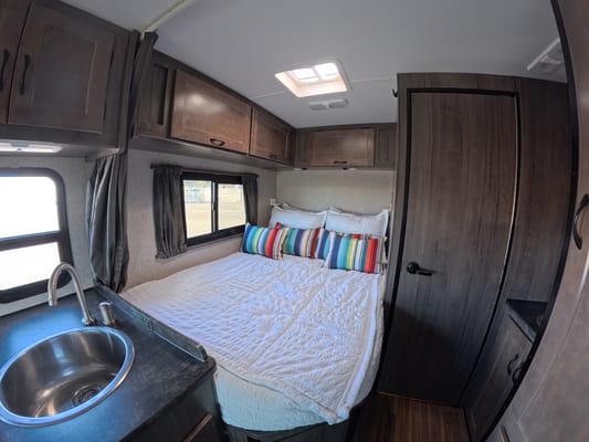 Cliff - Your California Getaway | Fully Stocked Kitchen & Camping