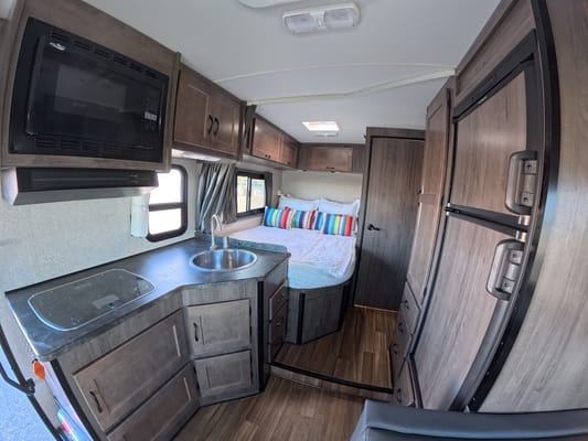Cliff - Your California Getaway | Fully Stocked Kitchen & Camping