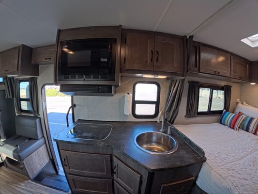 Cliff - Your California Getaway | Fully Stocked Kitchen & Camping