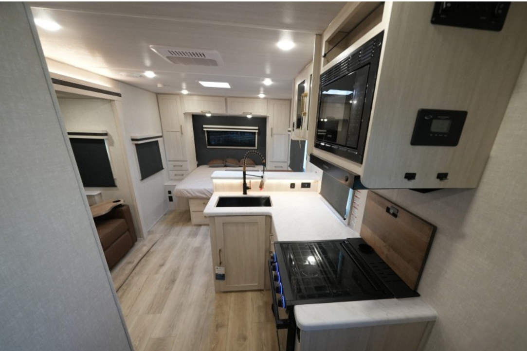 Peter's Forest River Surveyor legend 202RBLE Travel Trailer