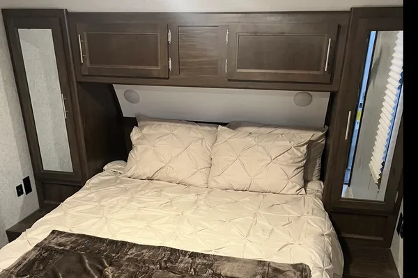 Forest River-patriot edition - BUNKHOUSE- travel trailer
