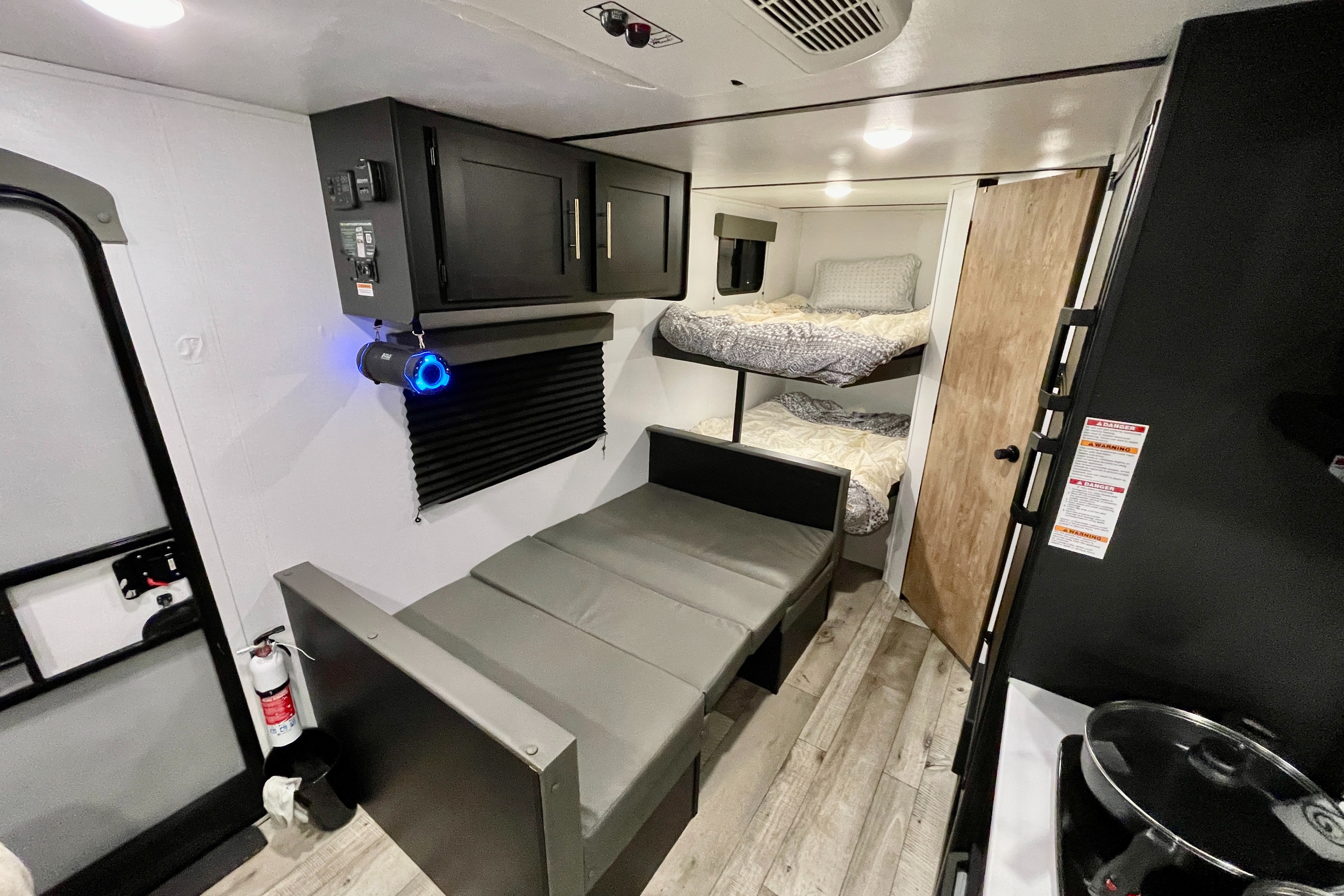 Keystone Springdale RV trailer Sleeps 7 Lightweight