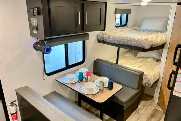 Keystone Springdale RV trailer Sleeps 7 Lightweight